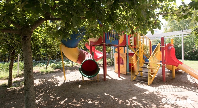 محوطه بازی مخصوص کودکان